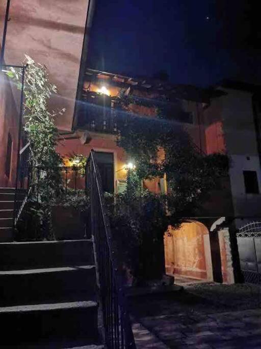 Come A Casa Castelletto sopra Ticino Exteriör bild